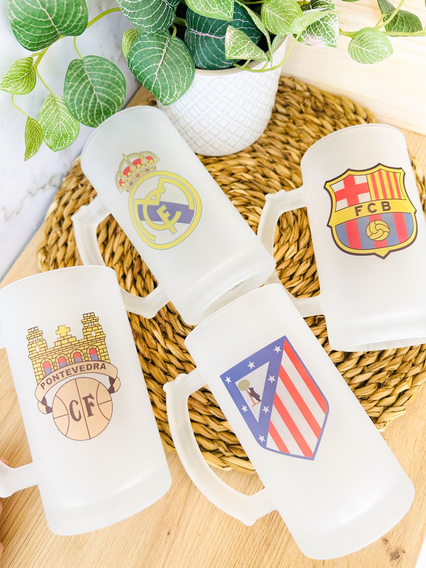 🍺Jarra+Escudo+Nombre+ Envío→ 19,95 €⚽