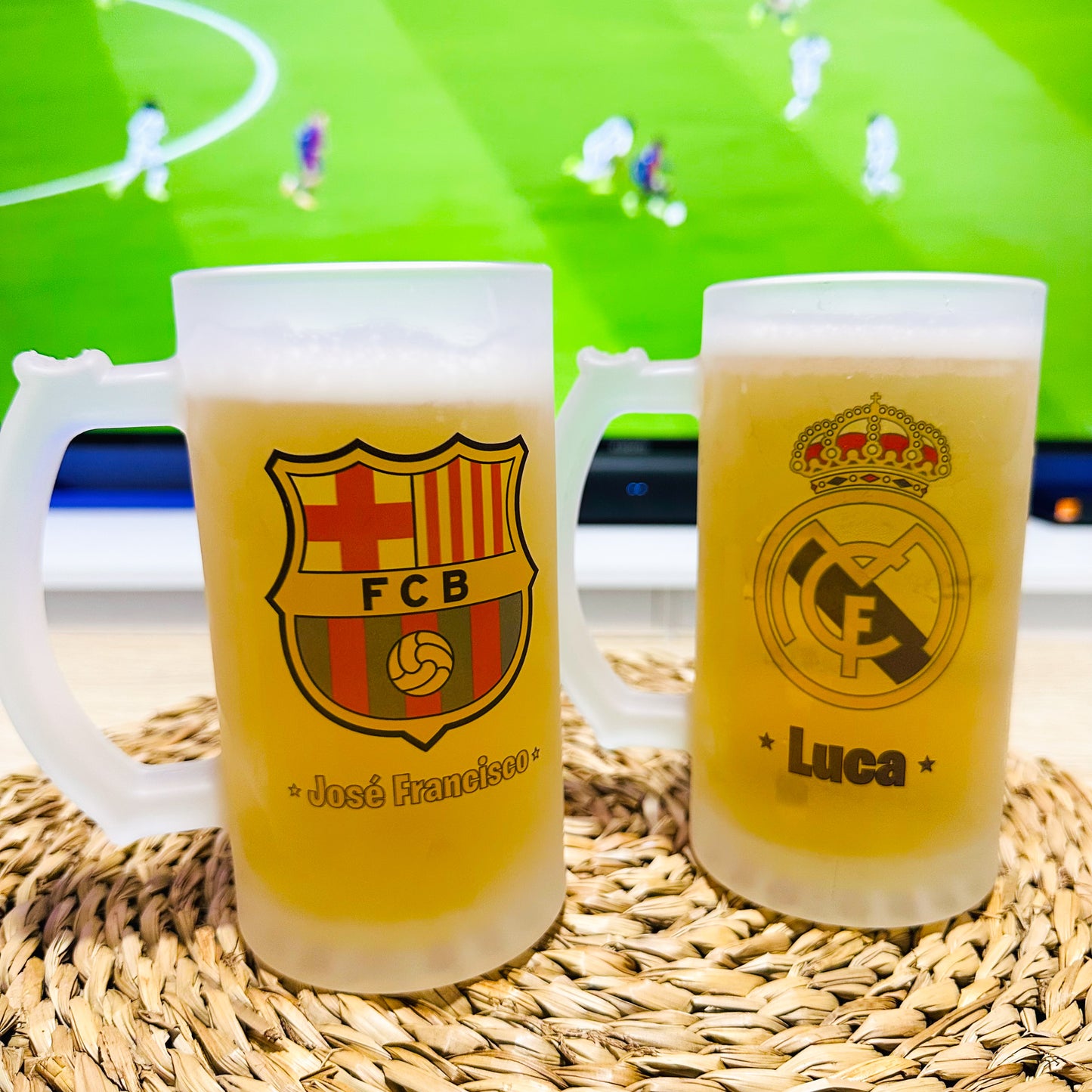 🍺Jarra+Escudo+Nombre+ Envío→ 19,95 €⚽