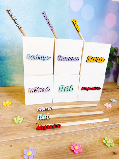 Portalápices de madera con nombre