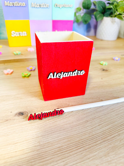 Portalápices de colores con nombre