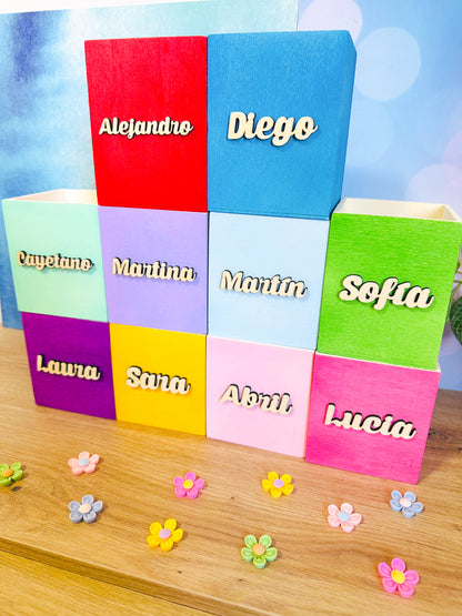 Portalápices de colores con nombre