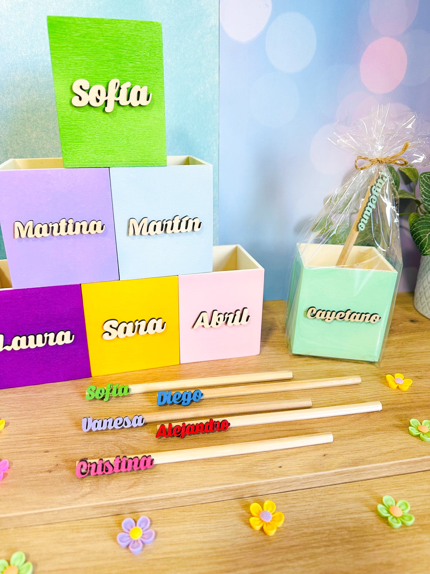 Portalápices de colores con nombre