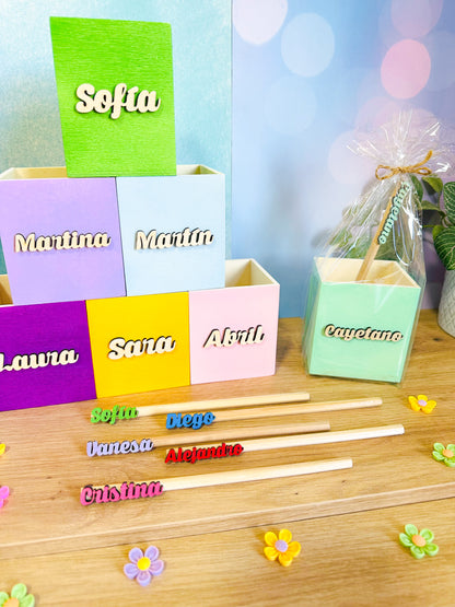 Portalápices de colores con nombre