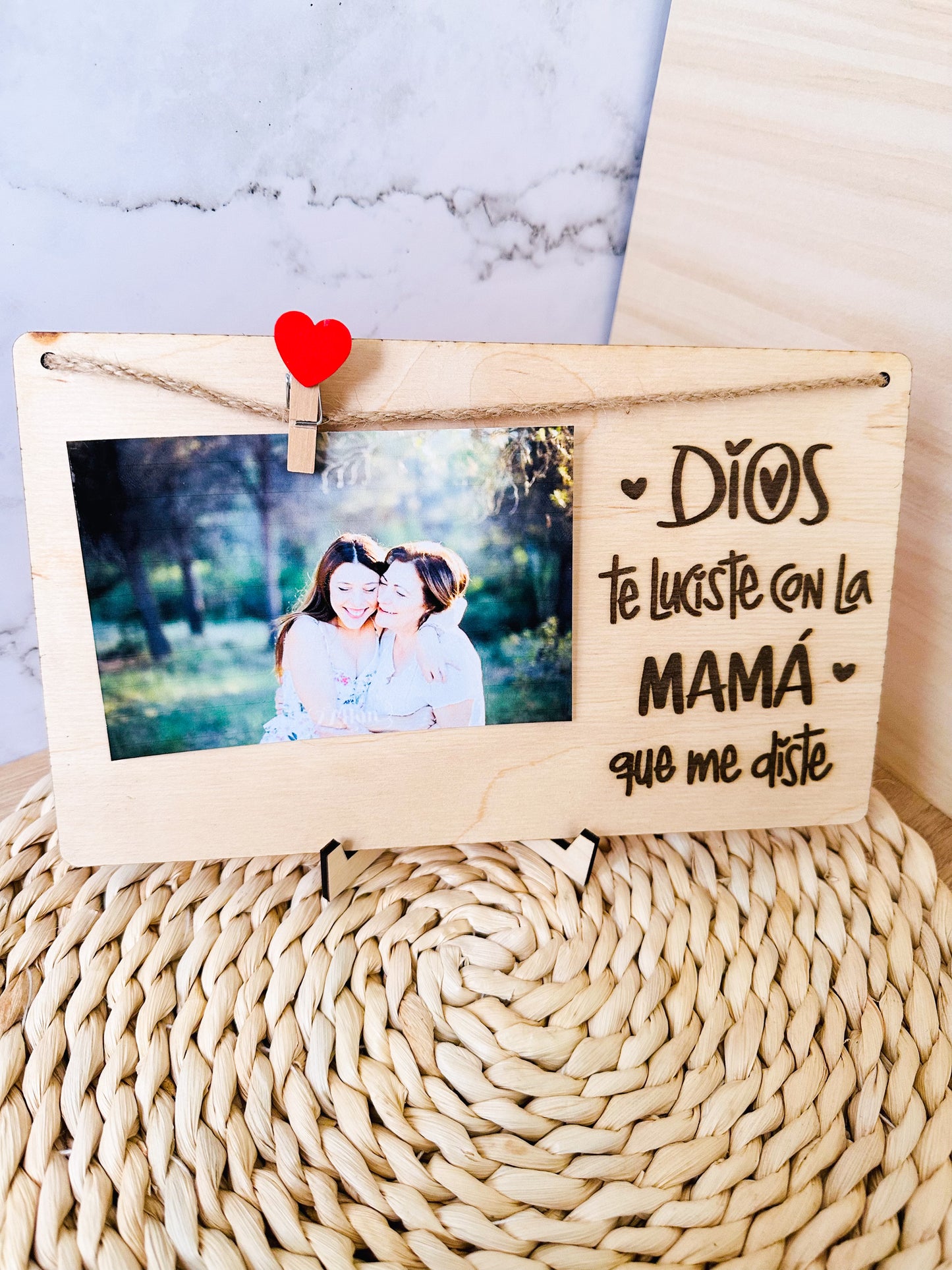 Portafotos "Dios te luciste con la Mamá que me diste"