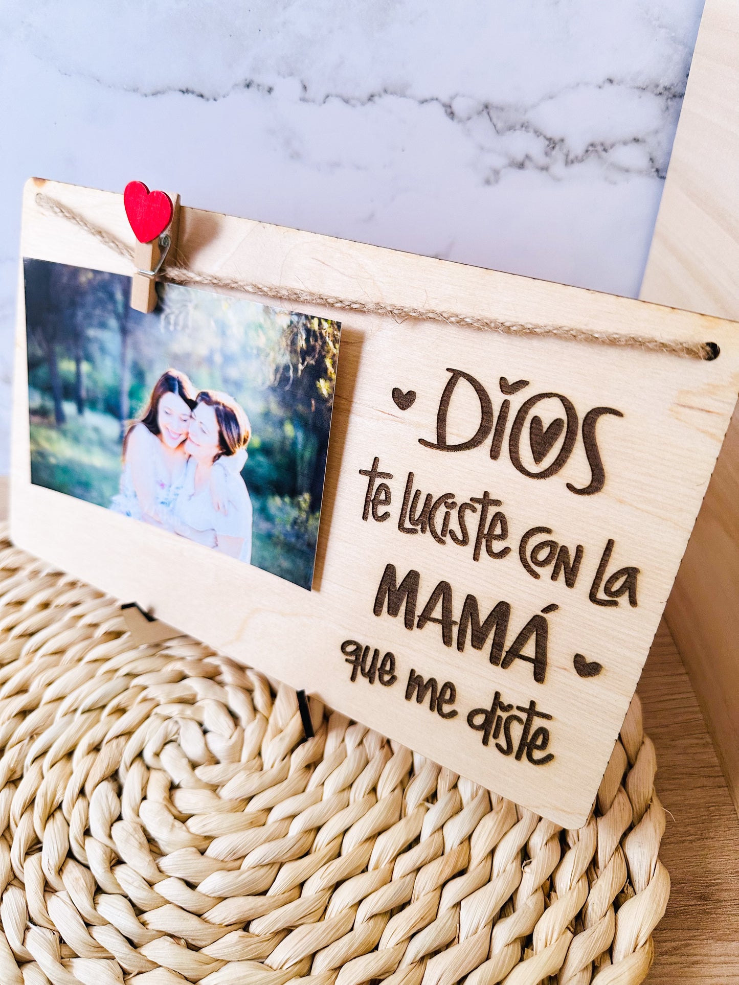 Portafotos "Dios te luciste con la Mamá que me diste"