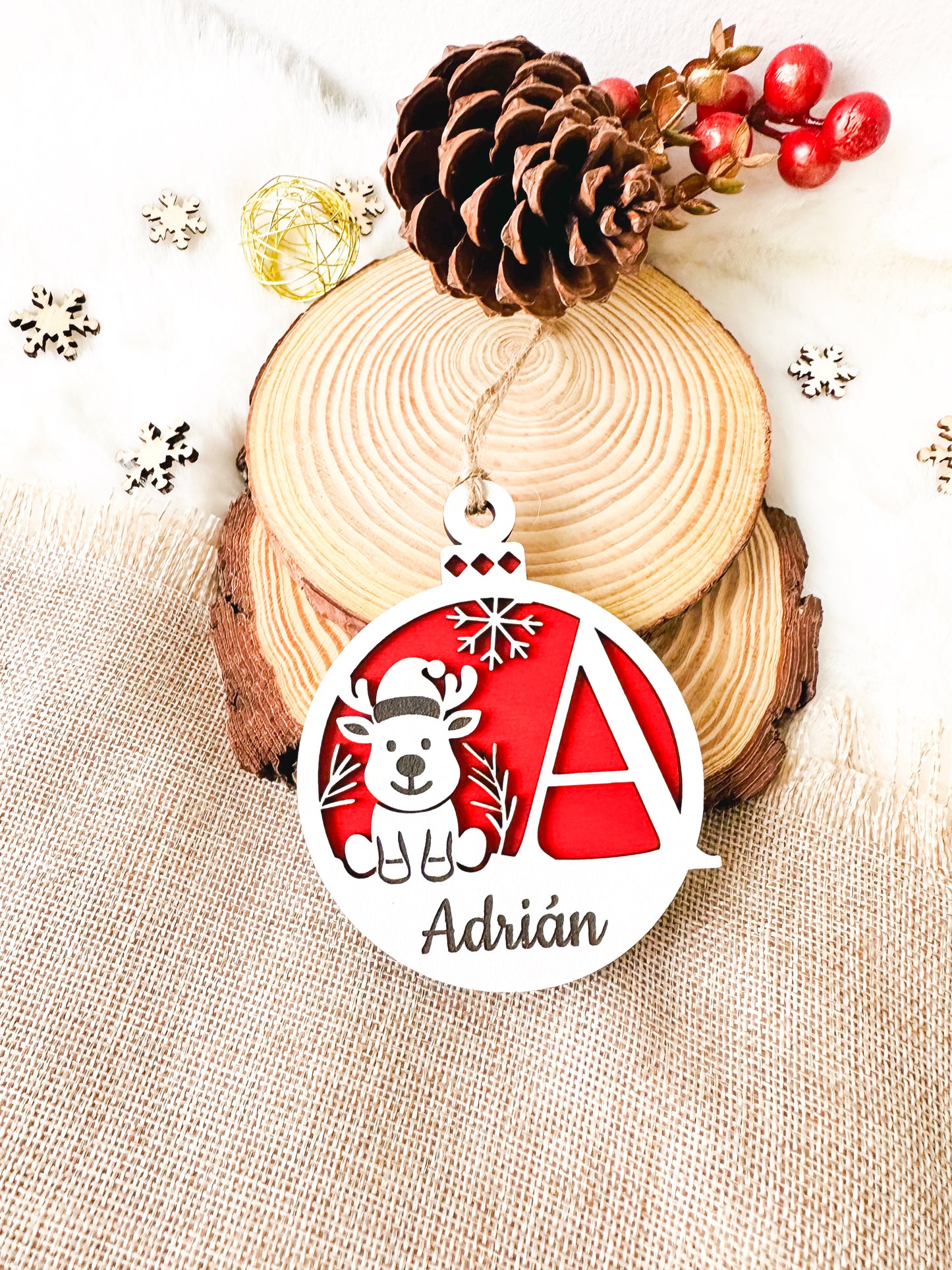 Adorno Bola de Navidad en madera con Inicial y Nombre