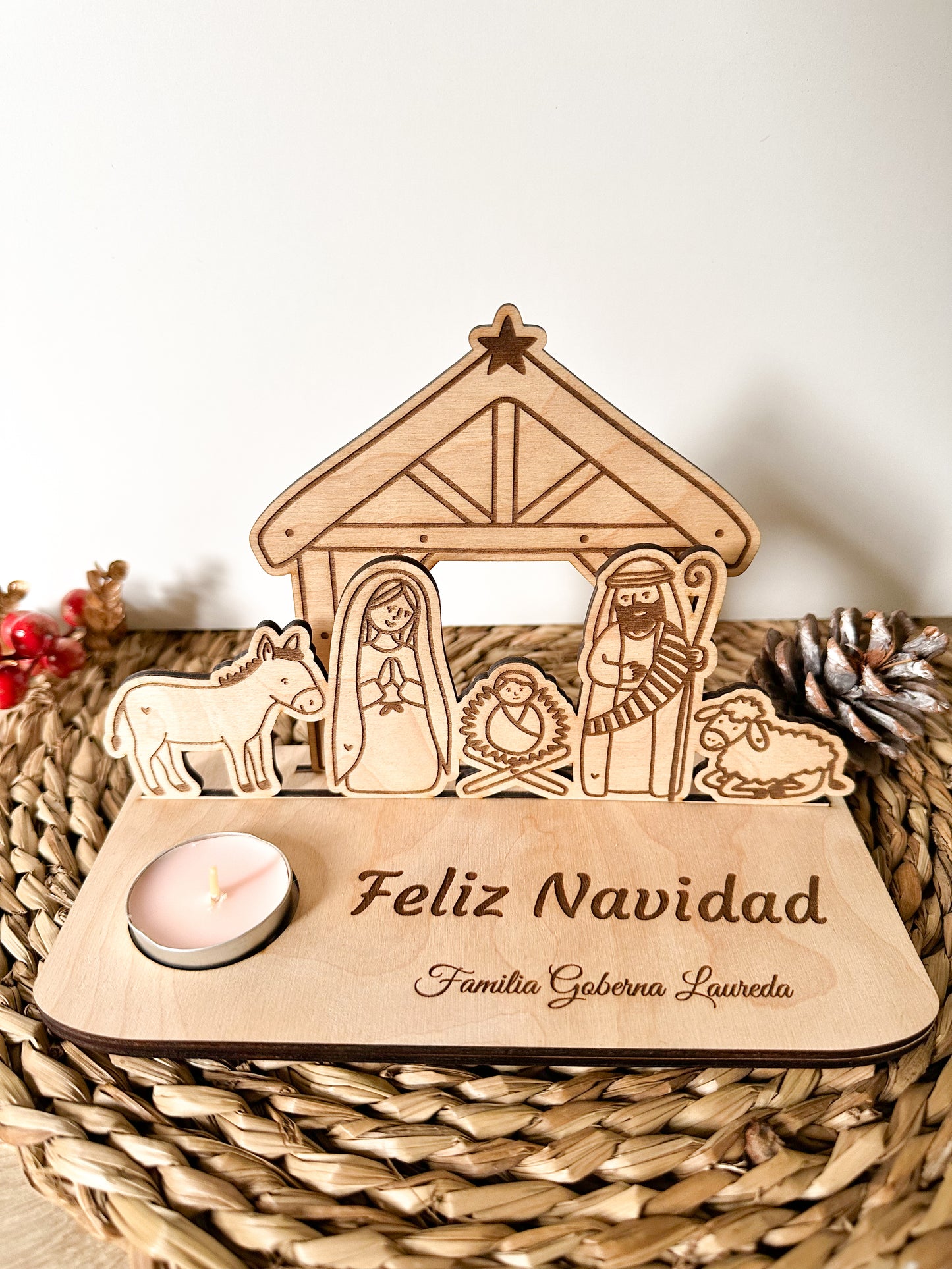 Pesebre de Madera con vela