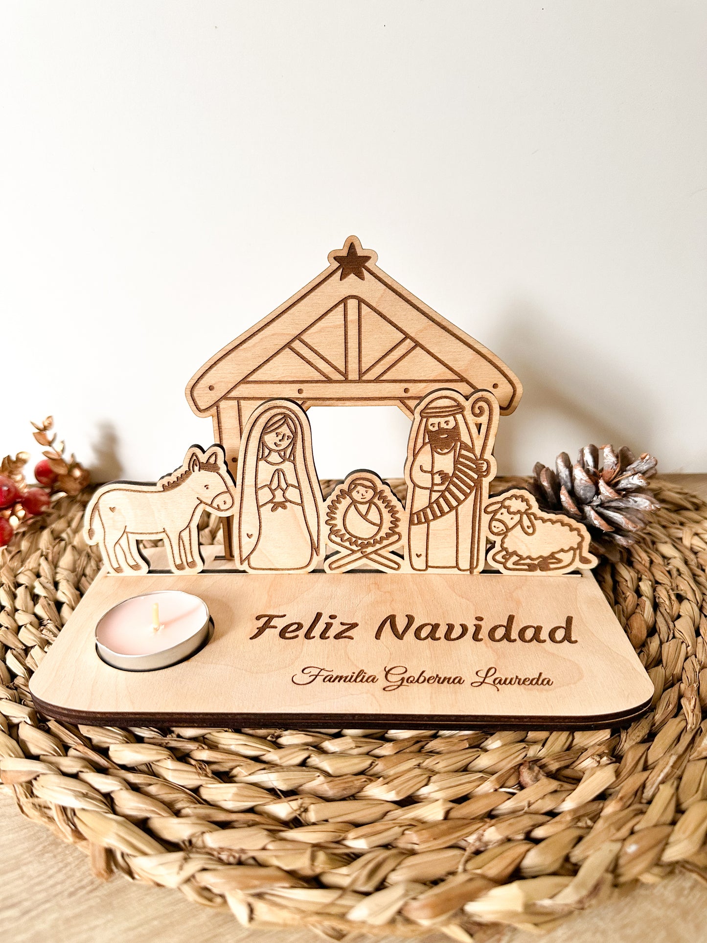 Pesebre de Madera con vela