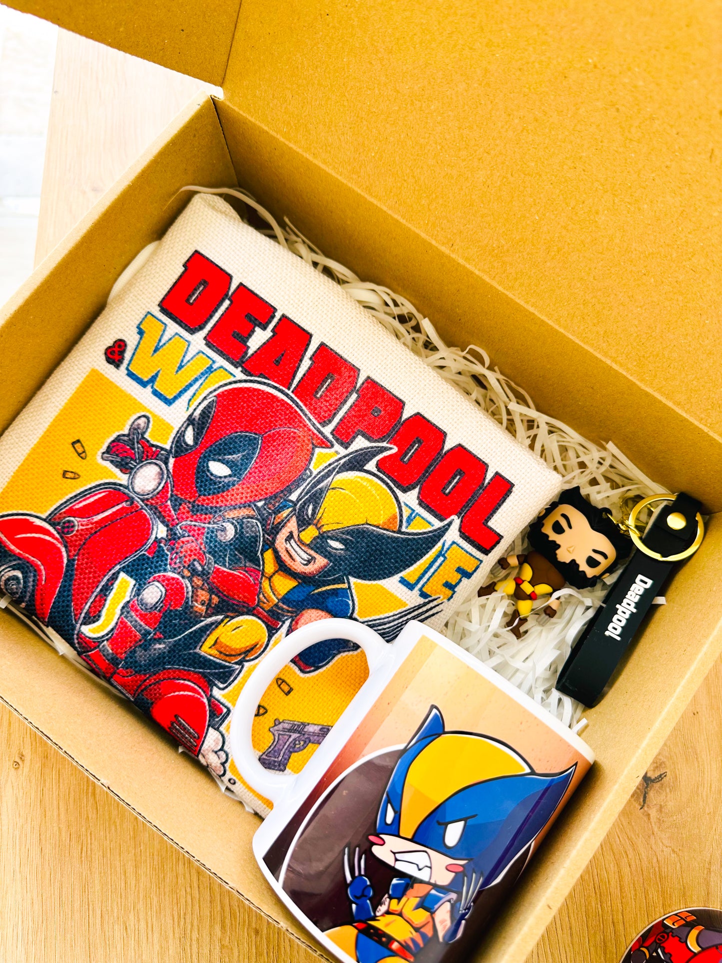 "Juntos somos imparables" Deadpool & Lobezno
