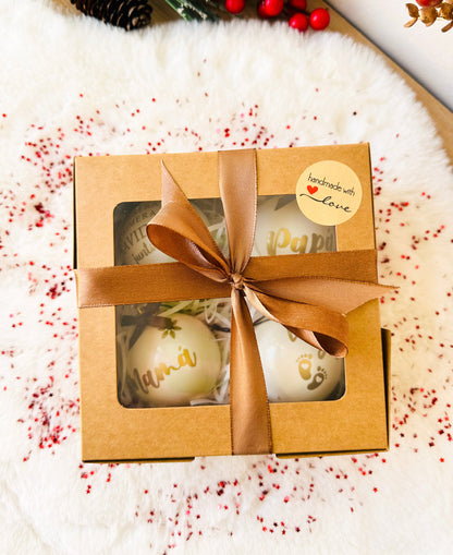 Pack 4 bolas "Nuestra Primera Navidad Juntos"