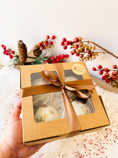 Pack 4 bolas "Nuestra Primera Navidad Juntos"