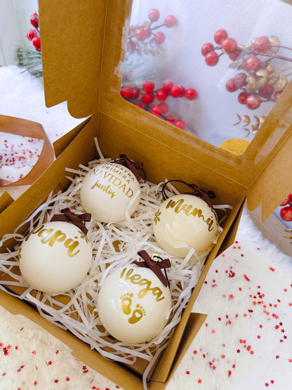 Pack 4 bolas "Nuestra Primera Navidad Juntos"