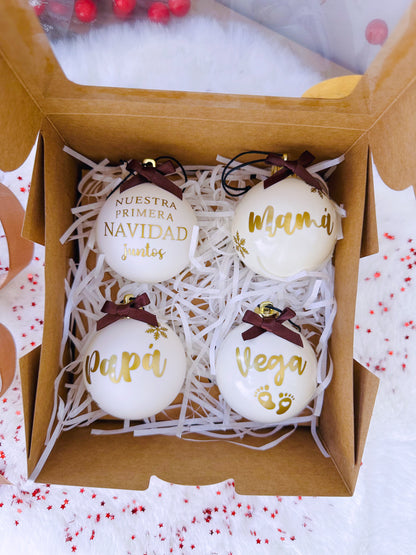 Pack 4 bolas "Nuestra Primera Navidad Juntos"