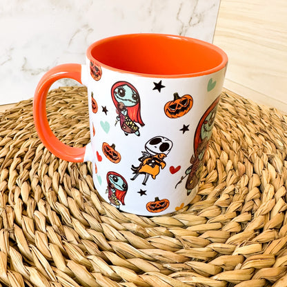 Taza naranja de Jack y Sally con calabazas, vista frontal